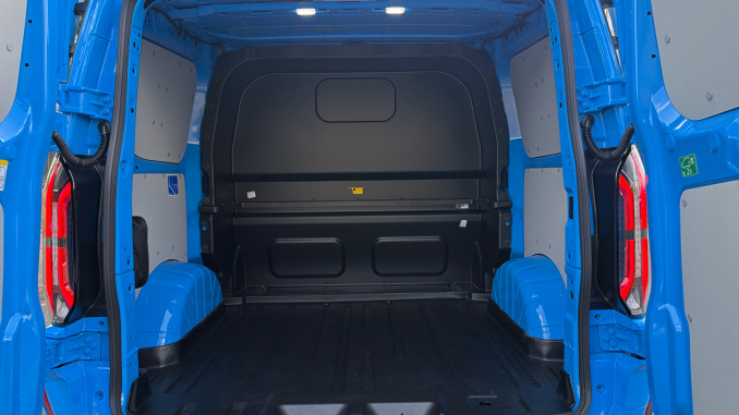 Ford Transit Custom 320 L1 Petrol Fwd 2.5 PHEV 232ps H1 Double Cab Van MS-RT Auto - Image 12